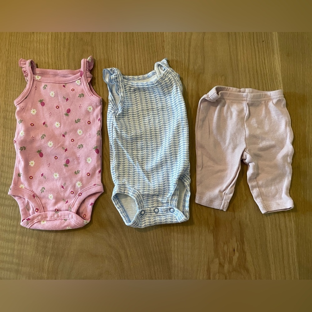 Child of Mine Carter’s| Baby Girl New Born Clothing Lot•••Mix of Onesies - Picture 2 of 4